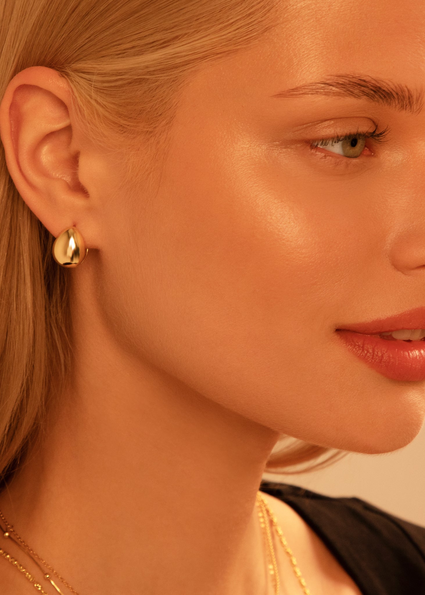 Gold drops earrings