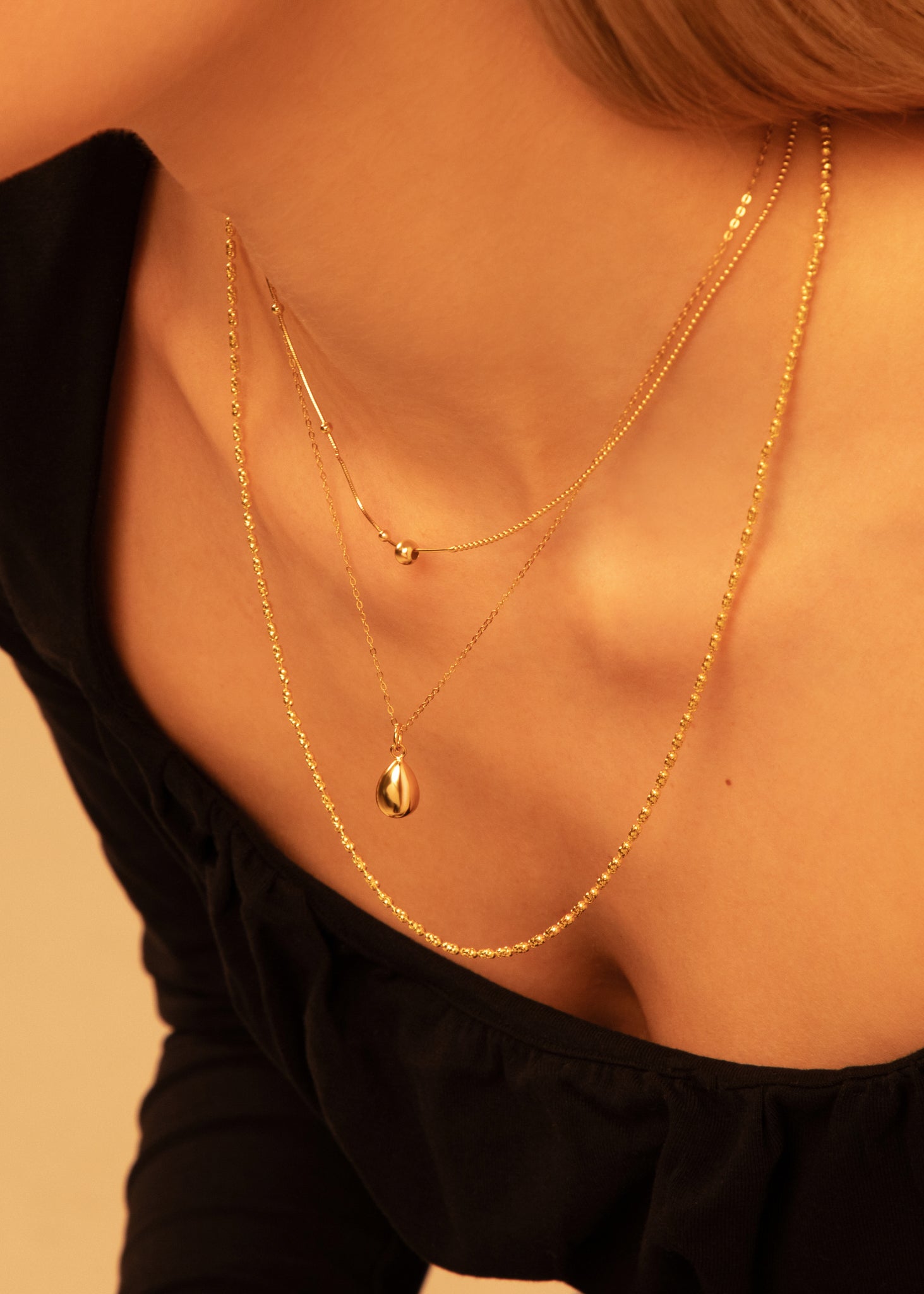 Gold droplets necklace