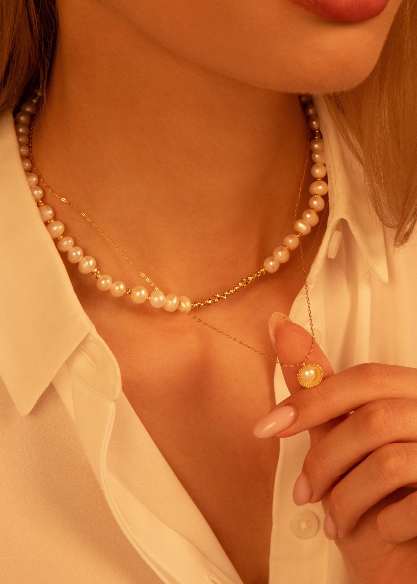 Gold pearl necklace