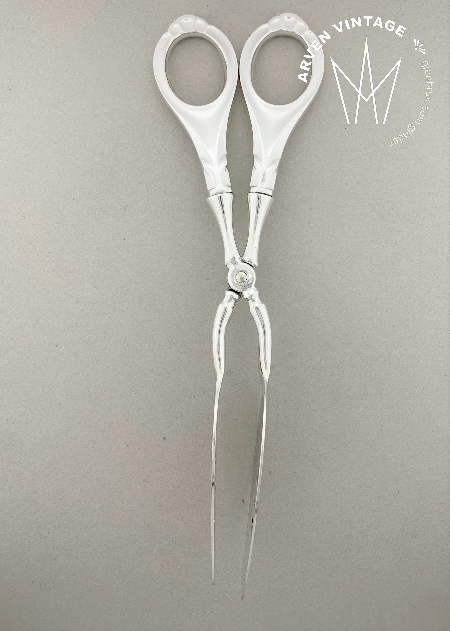 Vintage Lily sandwich tongs
