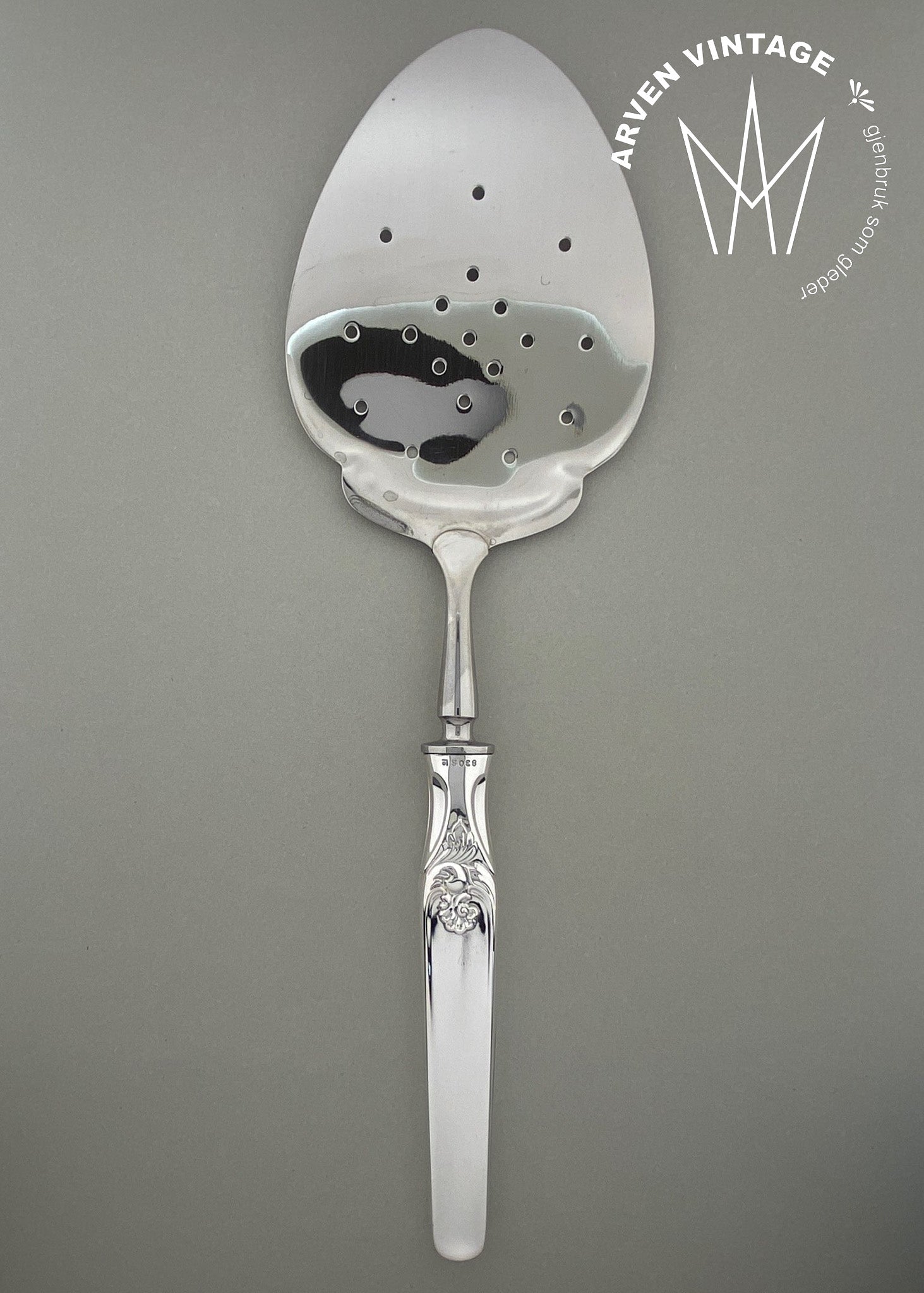 Vintage Elisabeth fishing shovel