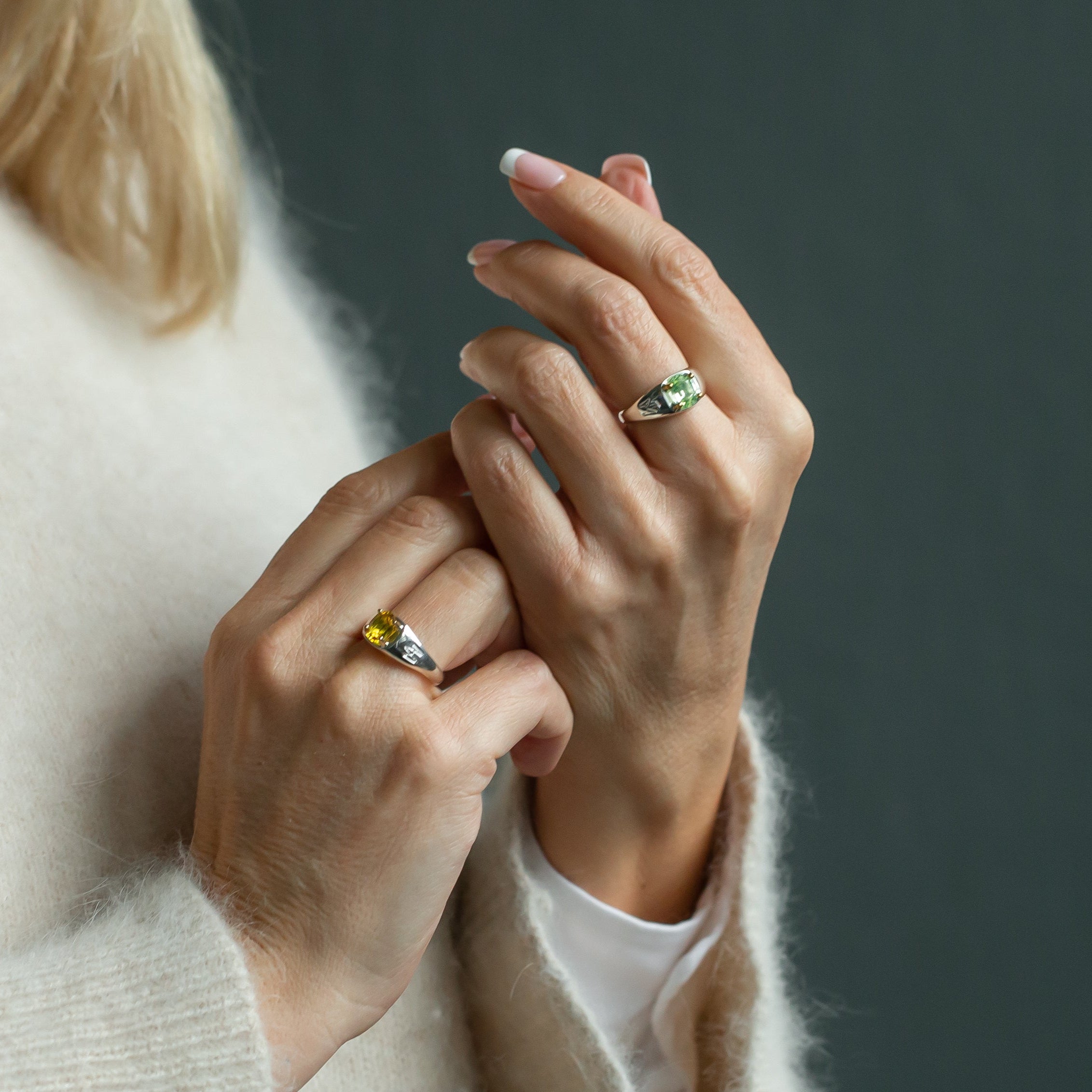 Billie ring i sølv med syntetisk Peridot