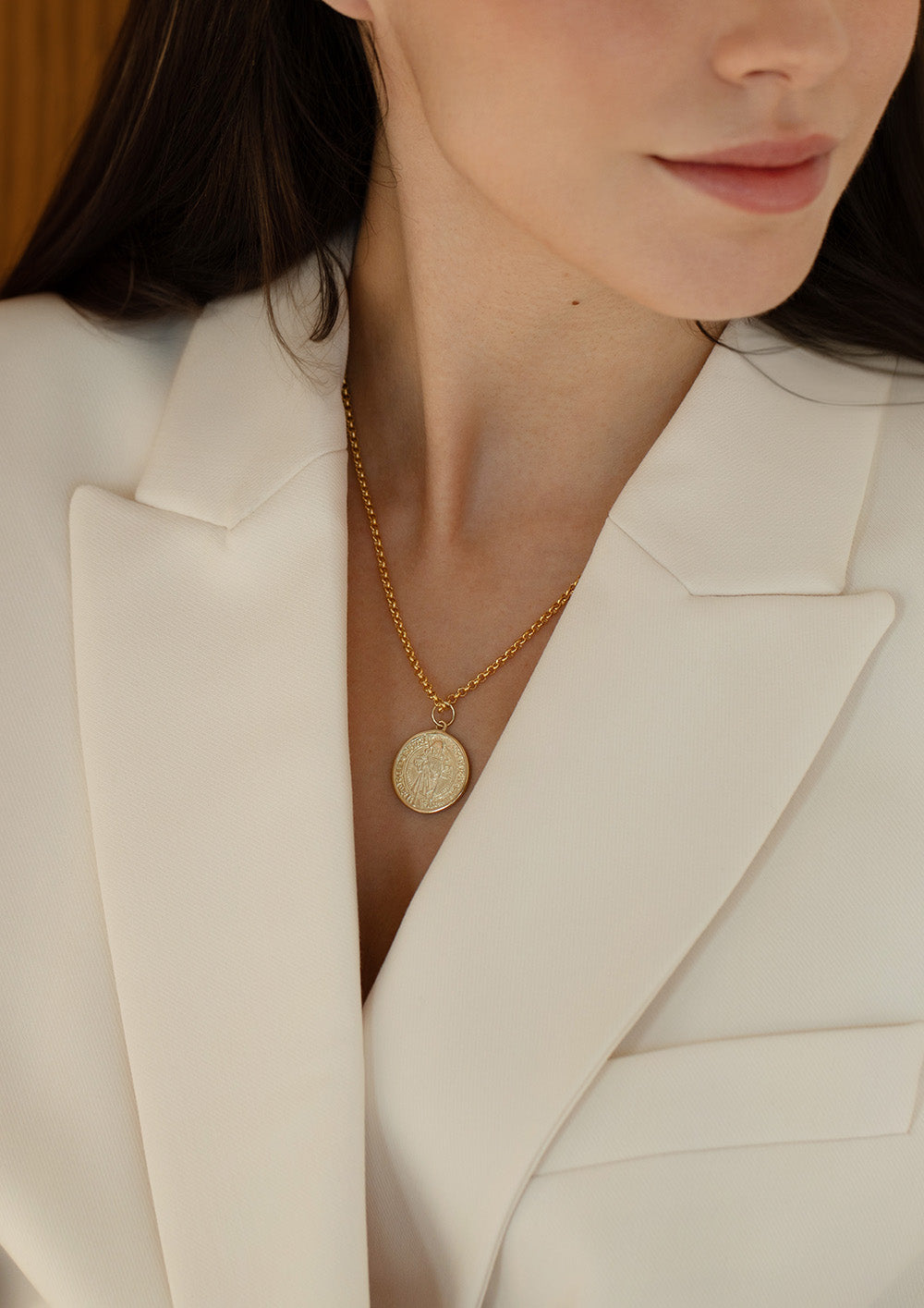 Bryggeminde pendant with edge, yellow gold