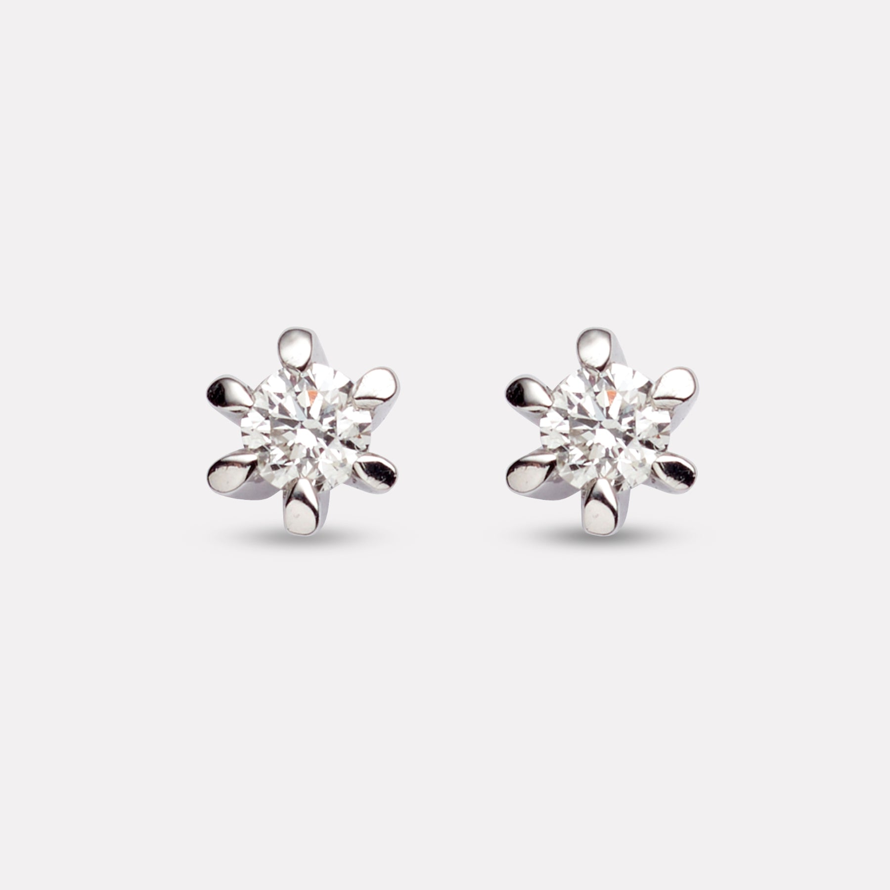 Guri earrings in white gold with diamonds