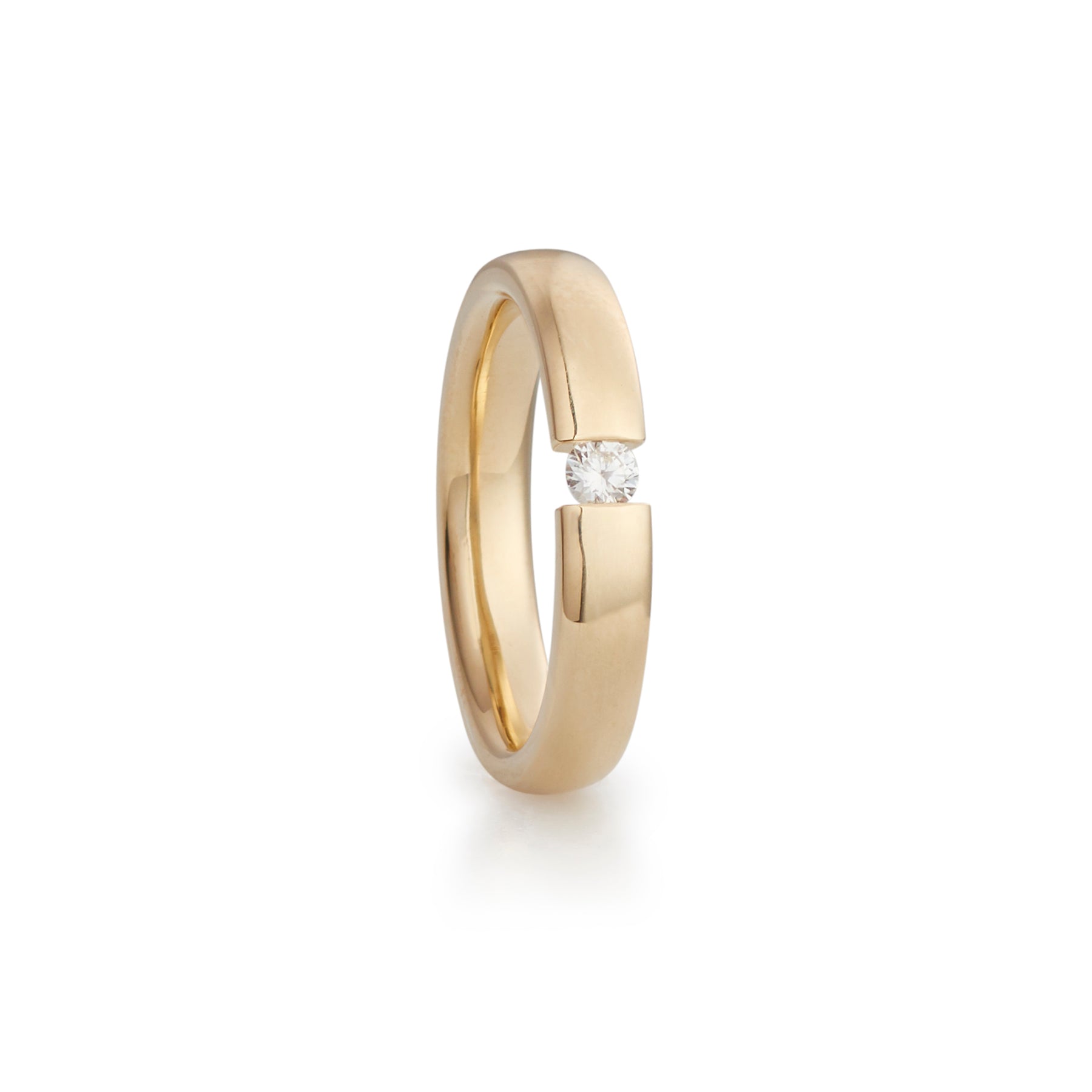 Buckle ring in yellow gold with diamond