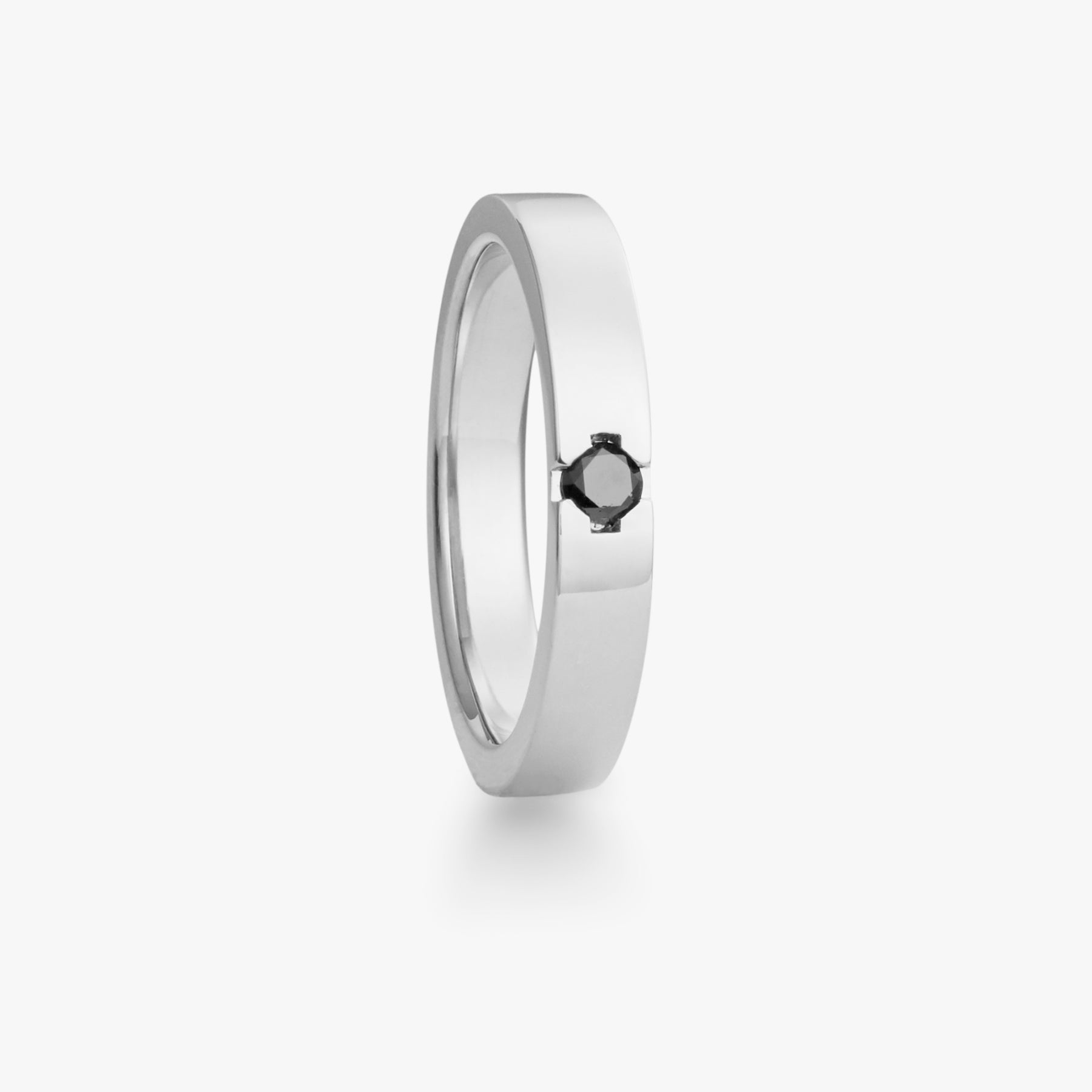 Majestic ring in white gold with black diamond, men&