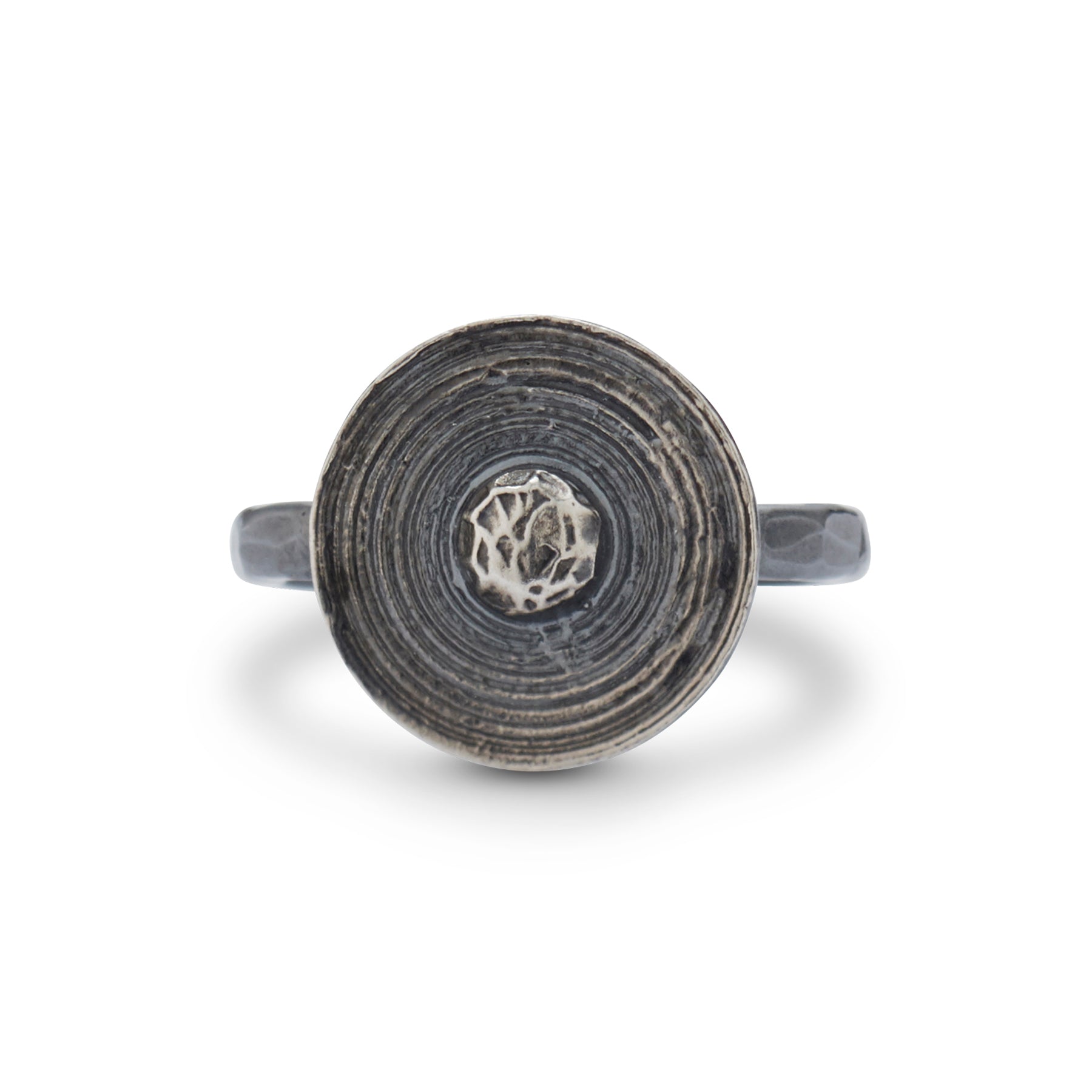 Vikingskjold ring i oksidert sølv