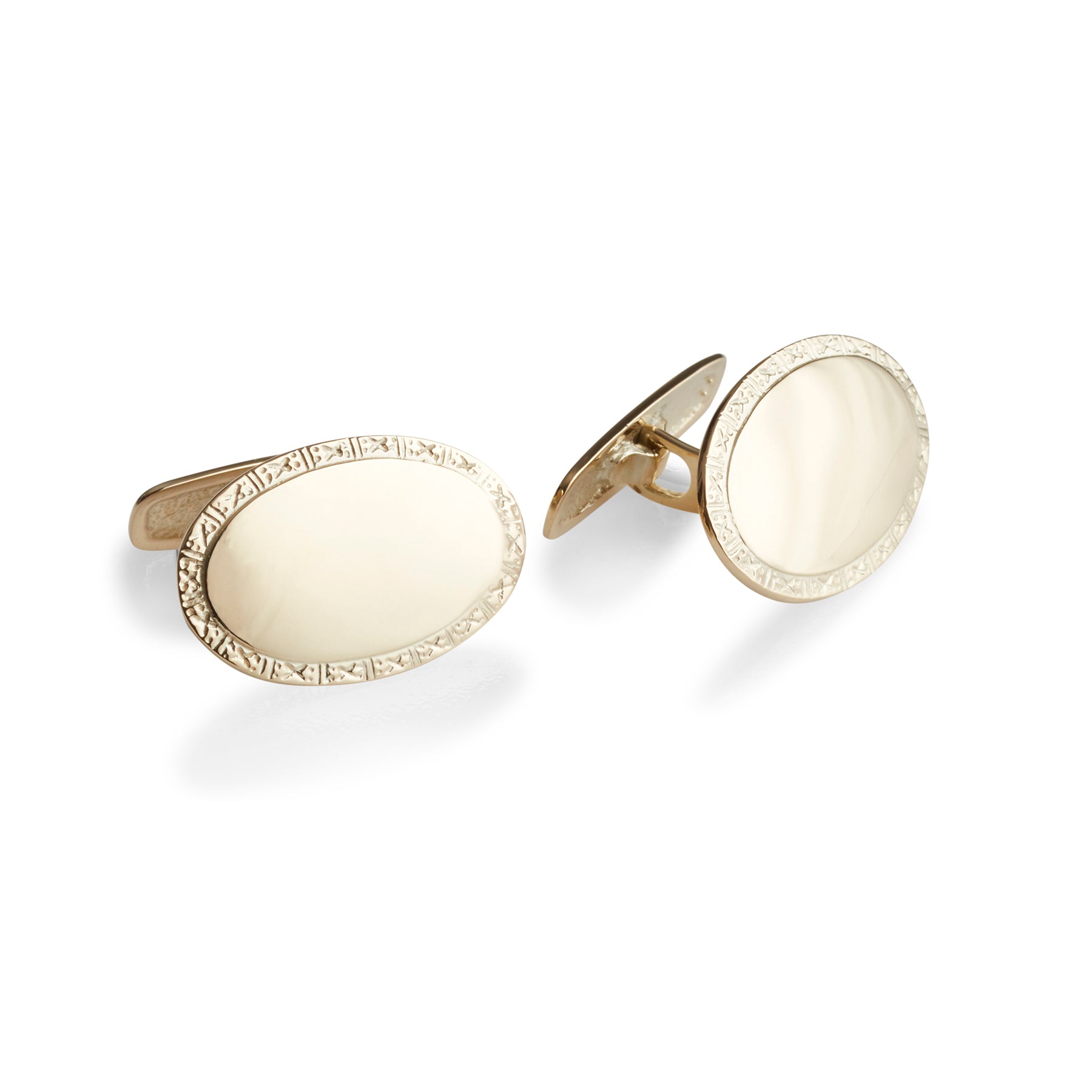 Oval cufflinks with yellow gold edge