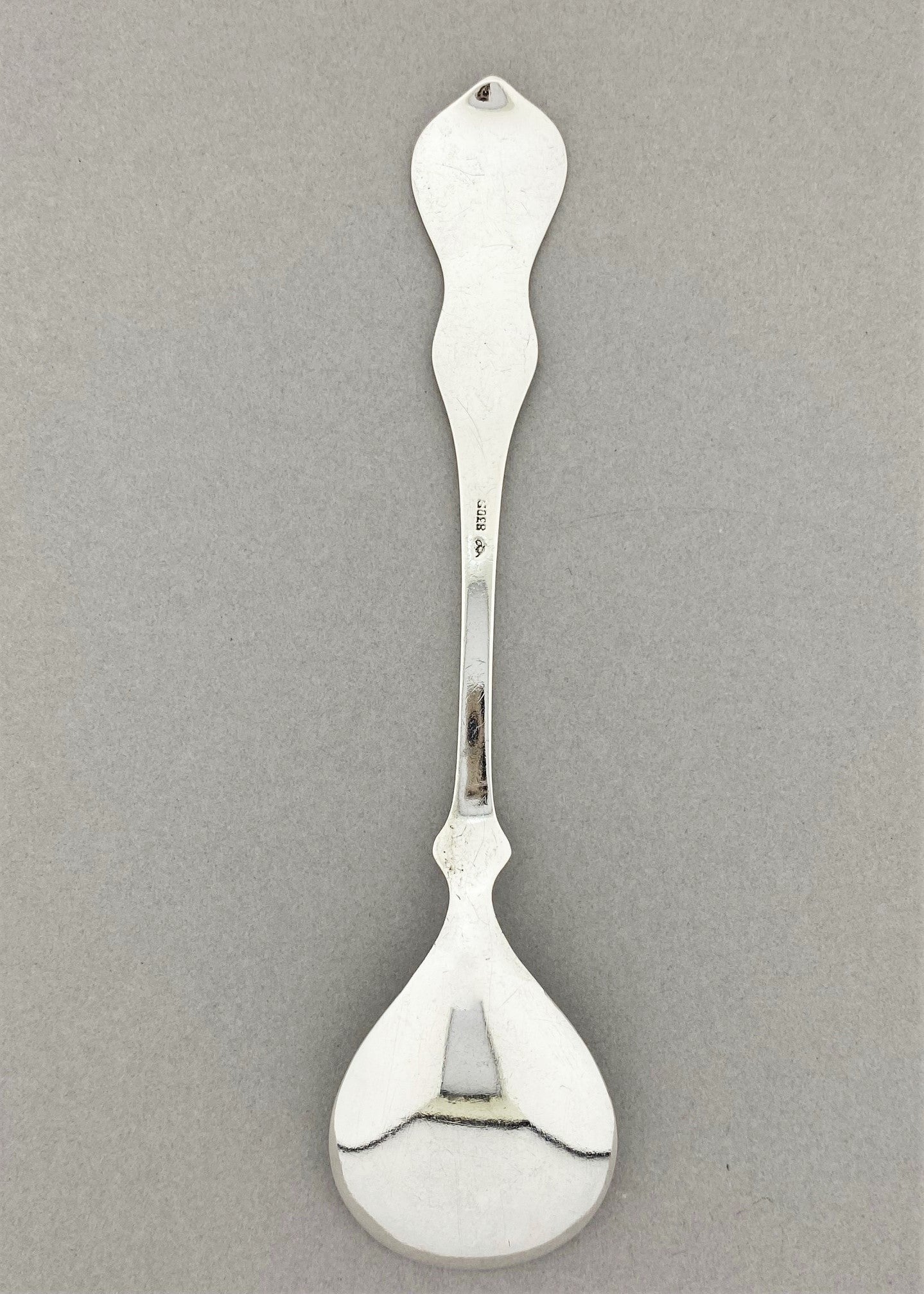 Jam spoon in an unknown pattern