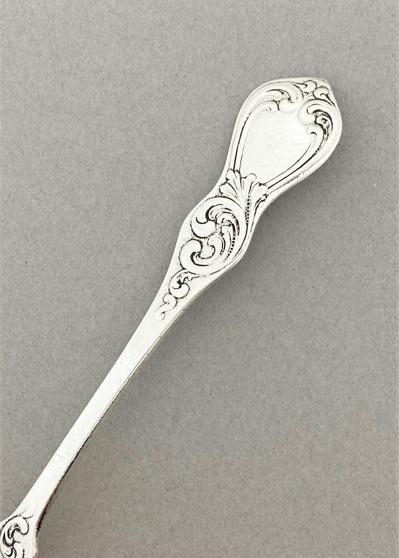 Jam spoon in an unknown pattern