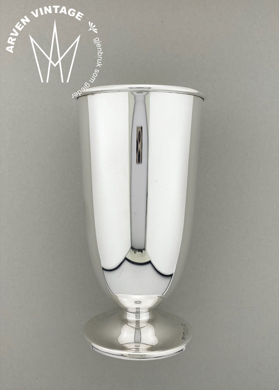 Vintage cup / flower vase