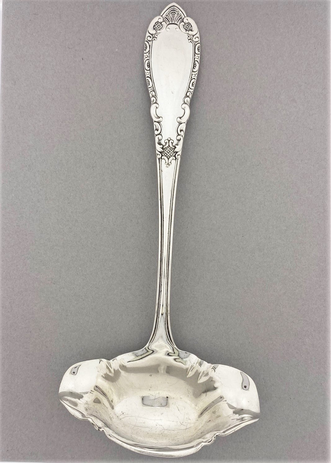 Noble sauce spoon without hook