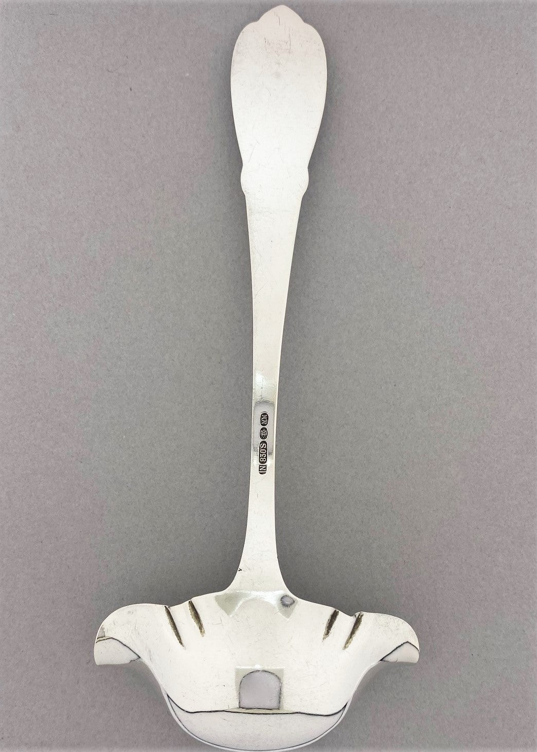 Noble sauce spoon without hook