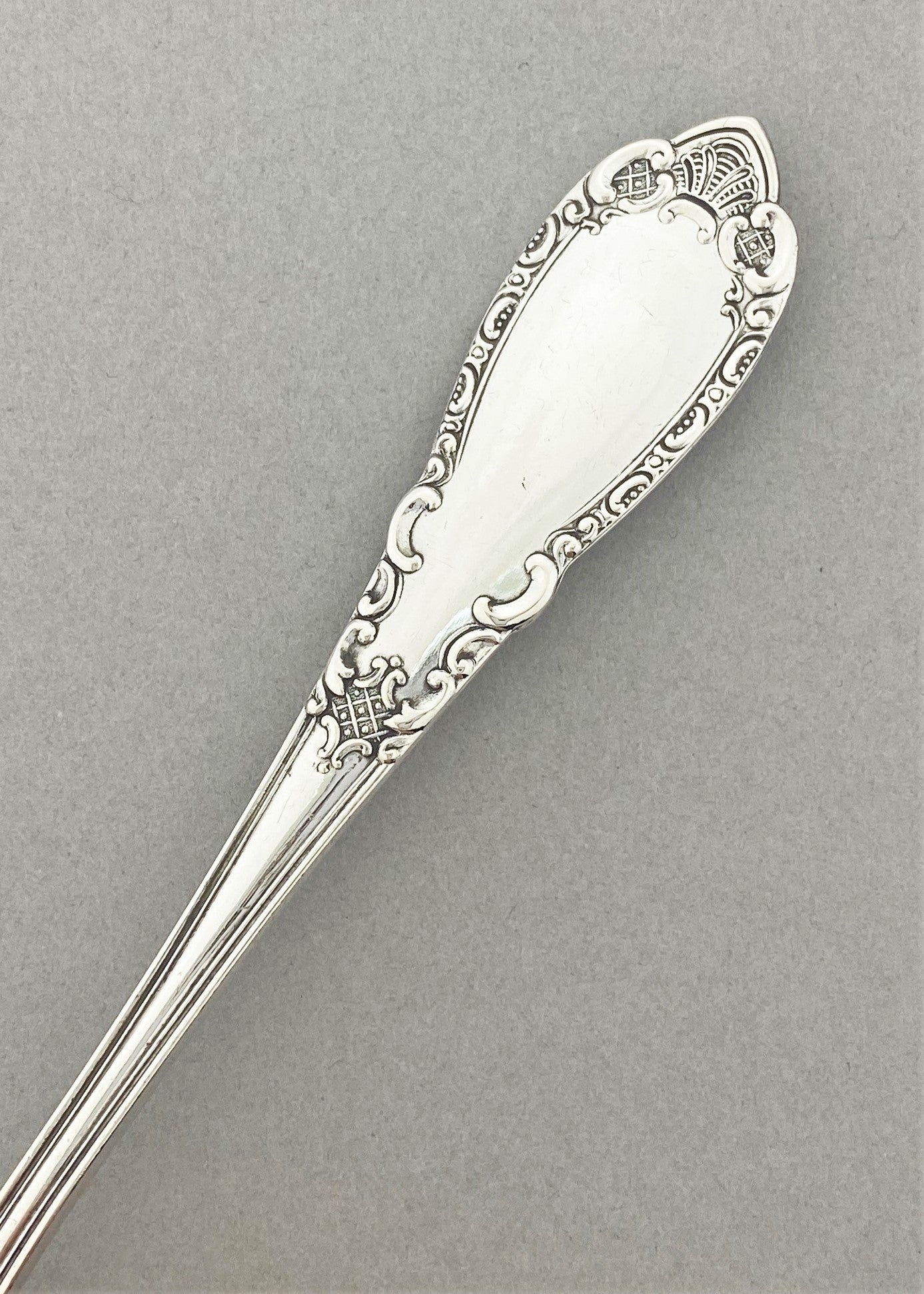 Noble sauce spoon without hook