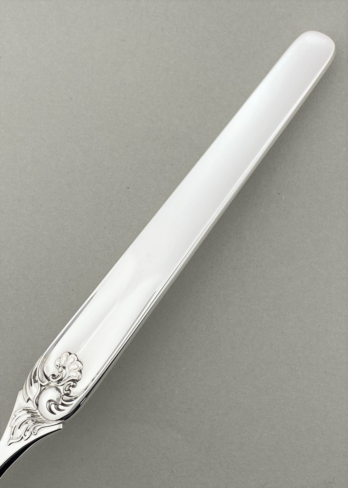 Vintage Elisabeth large cream spoon