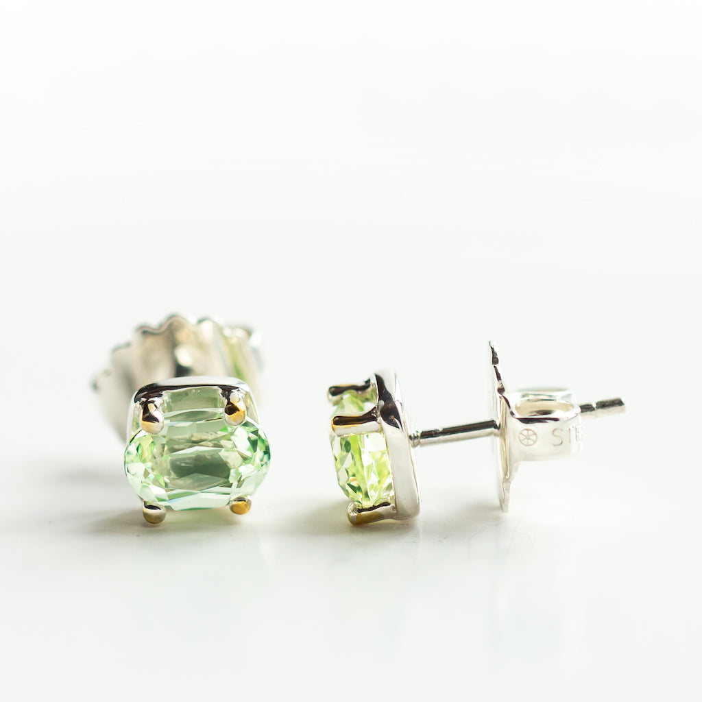 Billie earrings in silver with synthetic Peridot