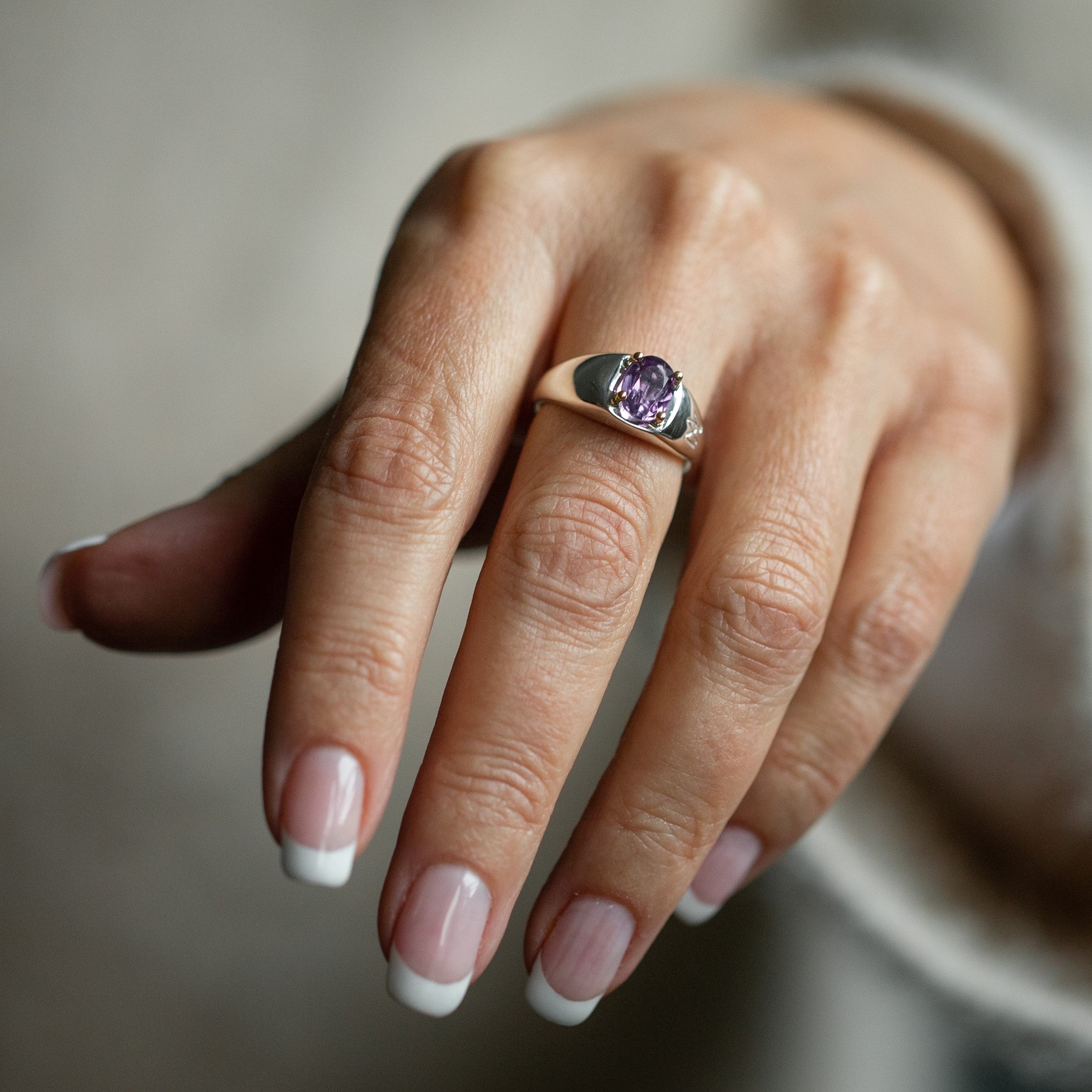 Billie ring in silver with synthetic Amethyst
